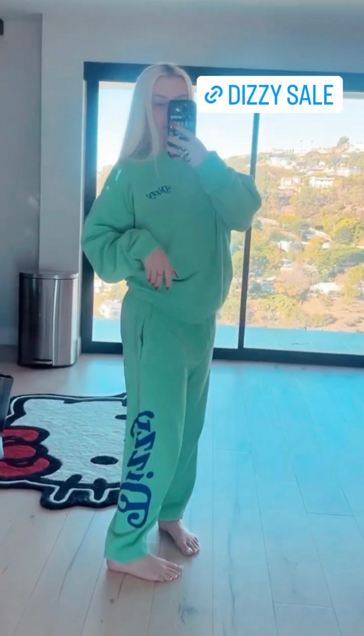 Tana Mongeau Feet